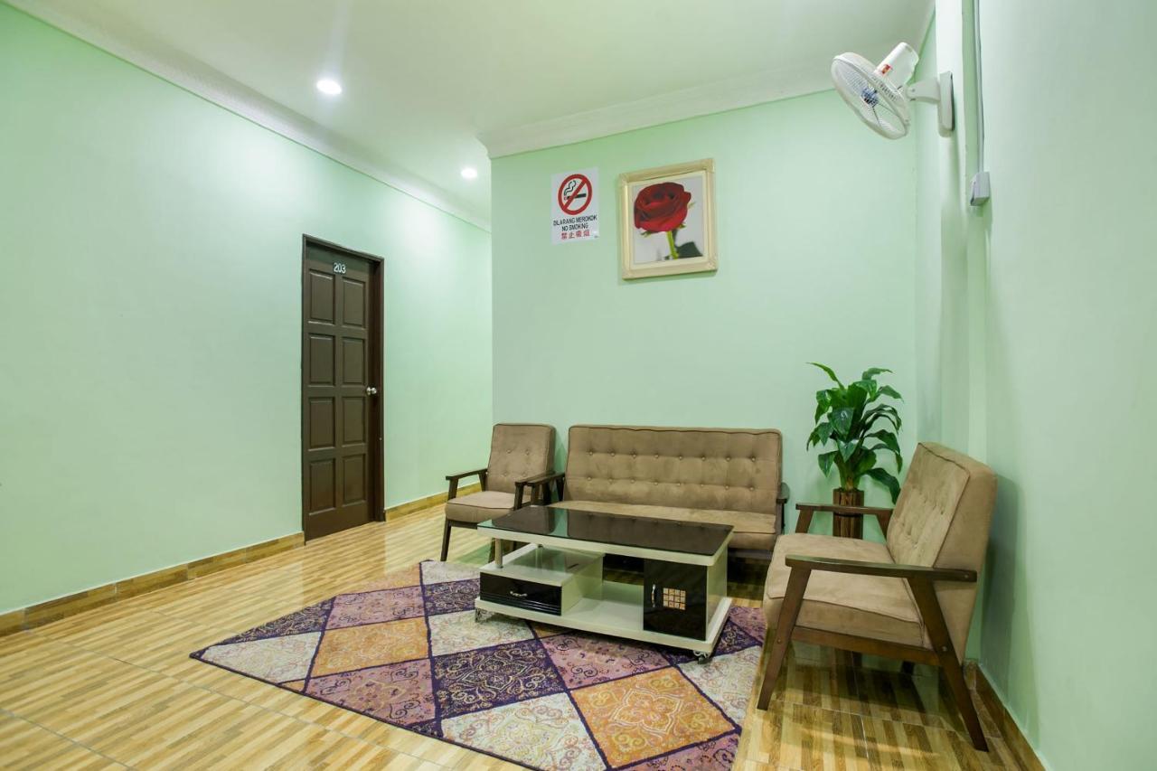 Oyo 89712 Grand Inn Semporna Esterno foto